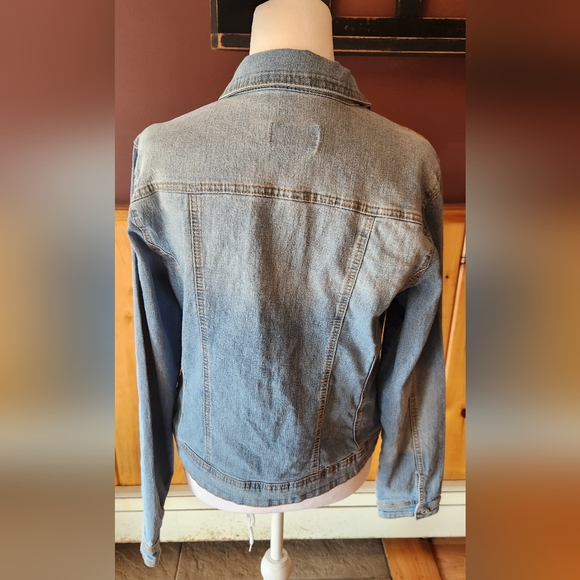 Revolt Vintage Denim Jacket Size Medium Jean Jacket - Picture 3 of 11